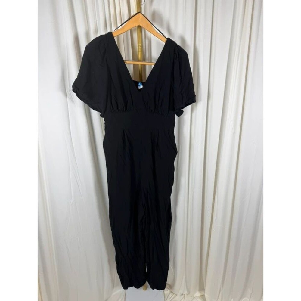 Old Navy Black Waist-Defined V-Neck Puff Sleeve Jumpsuit M Petite EUC